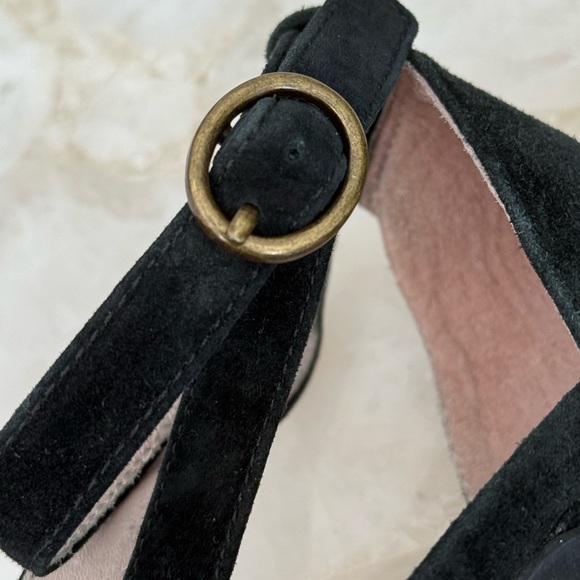 ANTHROPOLOGIE Farylrobin ‘Finella’ Velvet Sandals - Picture 10 of 16